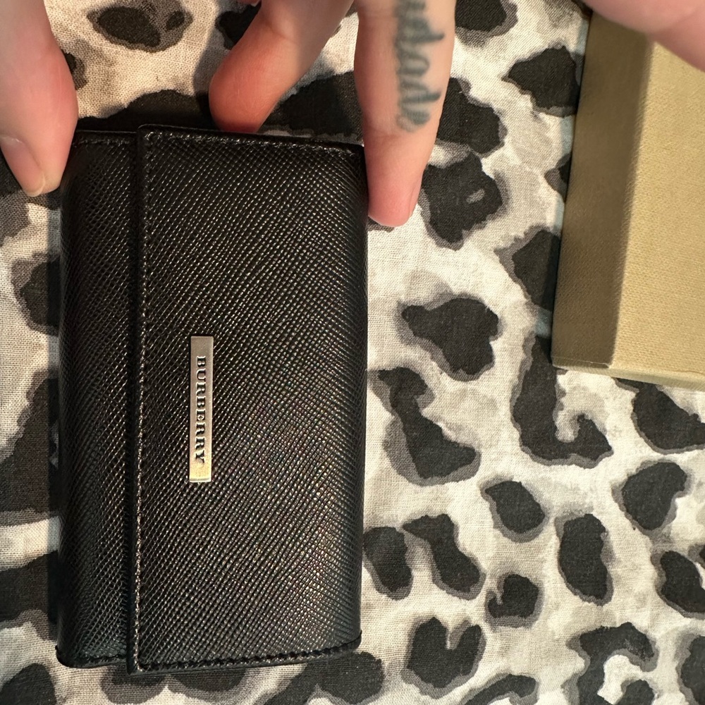 Burberry Black Leather Key Cles NWOT- Full Inclusion